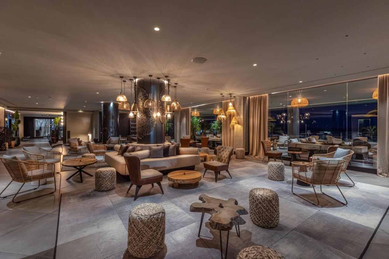 Hotel Faro, A Lopesan Collection Hotel - Adults Only 马斯帕洛马斯 外观 照片 The lounge at the airport