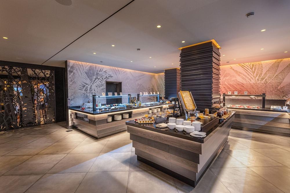 Hotel Faro, A Lopesan Collection Hotel - Adults Only 马斯帕洛马斯 外观 照片 The buffet at the lounge